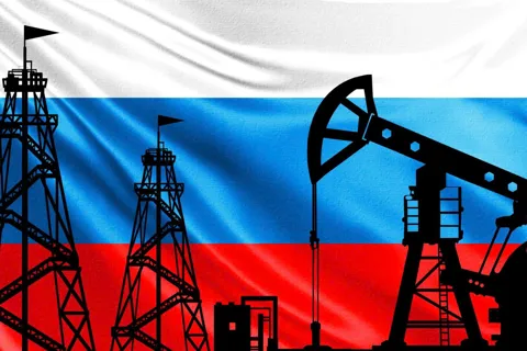 EU chưa thống nhất gói trừng phạt mới nhằm vào dầu Nga trước hạn chót 24/2