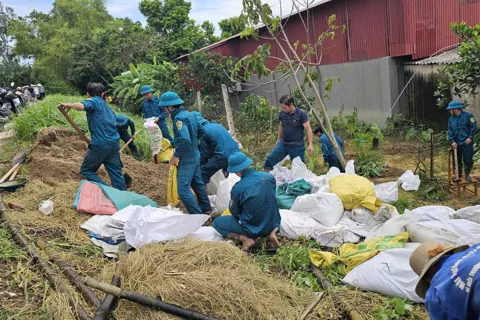 Xã Hợp Thịnh triển khai khẩn cấp các biện pháp ứng phó lũ đặc biệt lớn trên sông Cầu
