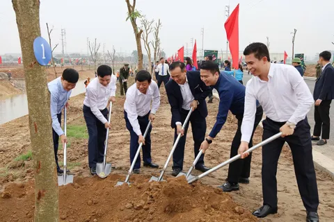 Xã Xuân Cẩm phát động “Tết trồng cây đời đời nhớ ơn Bác Hồ” tại Khu công nghiệp Hòa Phú