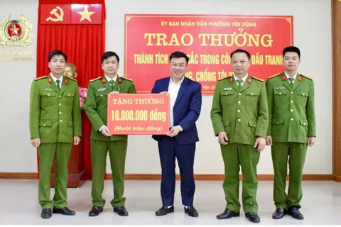 Bắc Ninh: khen thưởng Công an phường Yên Dũng nhanh chóng phá án vụ trộm cắp xe ô tô