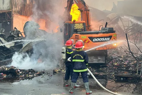 Bắc Ninh: cháy nhiều cơ sở sản xuất, kinh doanh vàng mã tại phường Thuận Thành