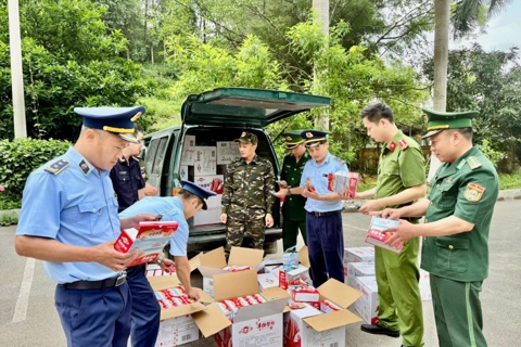 Lạng Sơn: thu giữ 14.000 gói thanh cua tẩm vị ăn liền nhập lậu tại cửa khẩu Chi Ma
