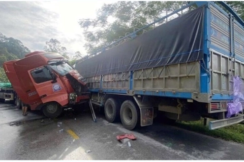 Tai nạn liên hoàn trên Quốc lộ 4A, một người bị thương nặng