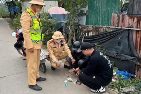Bắc Ninh: Cảnh sát giao thông phát hiện, bắt giữ đối tượng tàng trữ trái phép ma túy