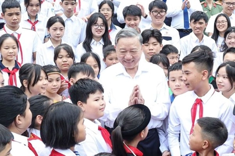 Bộ Chính trị ban hành Nghị quyết về đột phá về phát triển giáo dục và đào tạo