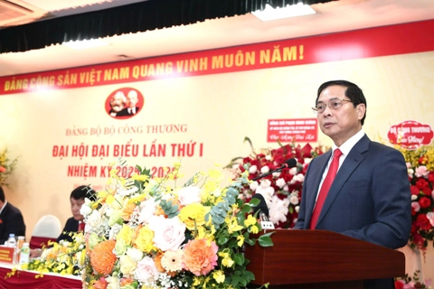 Phó Thủ tướng Bùi Thanh Sơn: Công Thương là "lá cờ đầu" trên mặt trận kinh tế