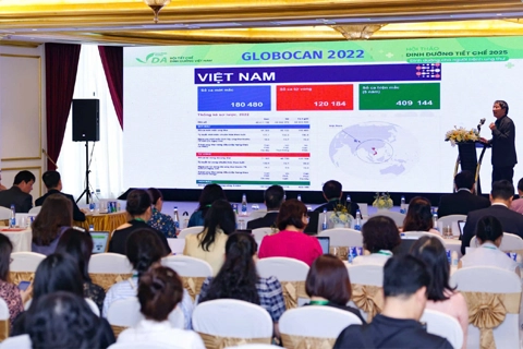 Người bệnh ung thư không chỉ cần thuốc mà còn phải dinh dưỡng tốt
