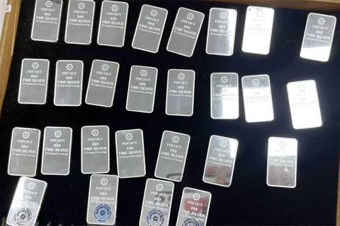Giá bạc hôm nay 21/10: Bạc Phú Quý tiếp tục tăng, duy trì mức hơn 2 triệu đồng/lượng
