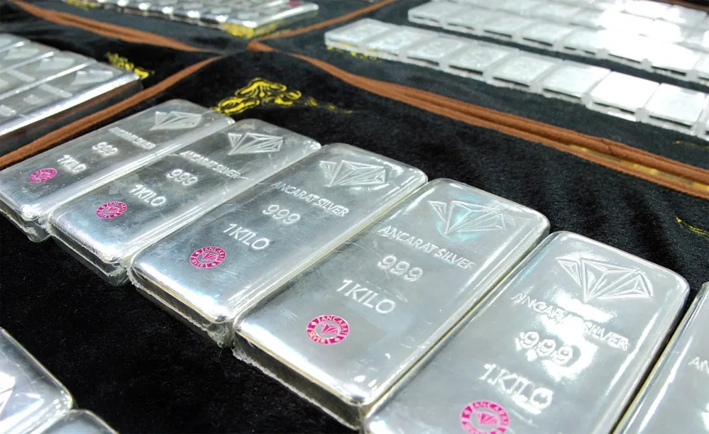 Giá bạc hôm nay 22/11/2025: Bạc Phú Quý tiếp tục giảm mạnh, về ngưỡng 1,9 triệu đồng/lượng