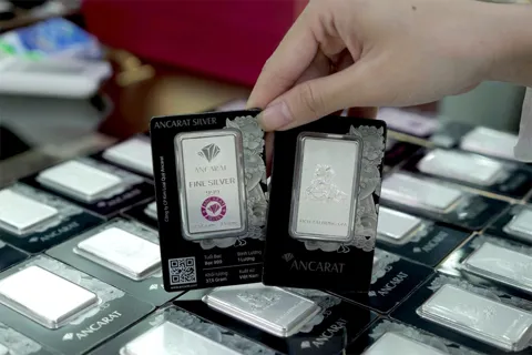 Giá bạc hôm nay 26/12: Bạc trong nước và thế giới đồng loạt tăng rất mạnh
