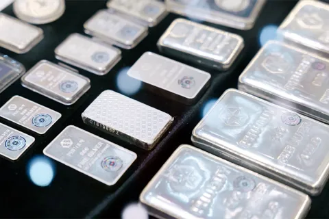 Giá bạc hôm nay 4/11: Giá bạc trong nước đồng loạt giảm mạnh