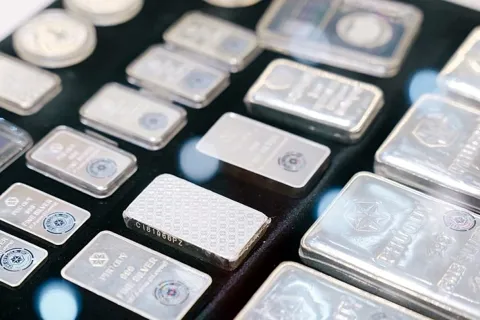 Giá bạc hôm nay 5/12: Bạc Phú Quý quay đầu giảm mạnh
