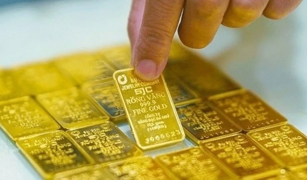 Giá vàng hôm nay 13/12/2025: Vàng miếng SJC tăng dựng đứng, vượt đỉnh lịch sử