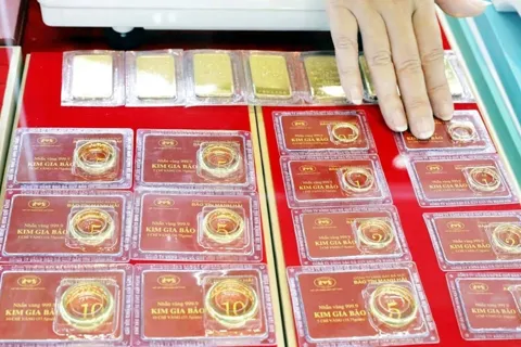 Giá vàng hôm nay 14/11: Biến động khó lường, vàng SJC và vàng nhẫn đã vượt 154 triệu đồng/lượng