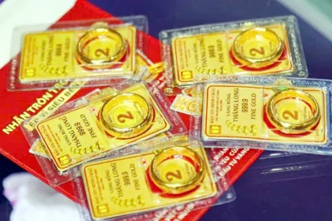 Giá vàng hôm nay 22/12: Vàng miếng SJC và vàng nhẫn bất ngờ tăng mạnh