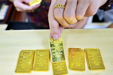 Giá vàng hôm nay 24/10: Vàng SJC và vàng nhẫn đi ngang, giao dịch trầm lắng
