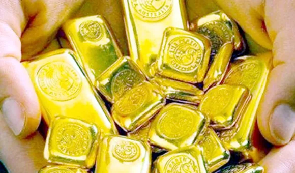 Giá vàng hôm nay 3/11: Vàng SJC và vàng nhẫn giảm mạnh, giao dịch cầm chừng