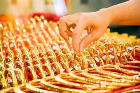 Giá vàng hôm nay 7/11: Vàng SJC và vàng nhẫn biến động khó lường