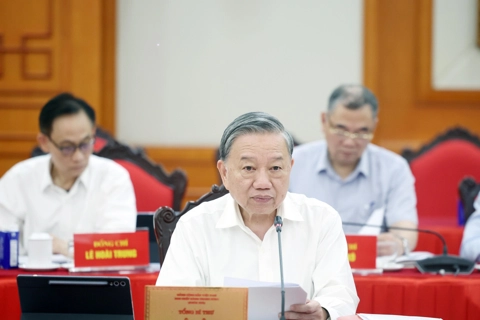 Tổng Bí thư chủ trì cuộc làm việc của Bộ Chính trị với Ban Thường vụ Thành ủy Hà Nội