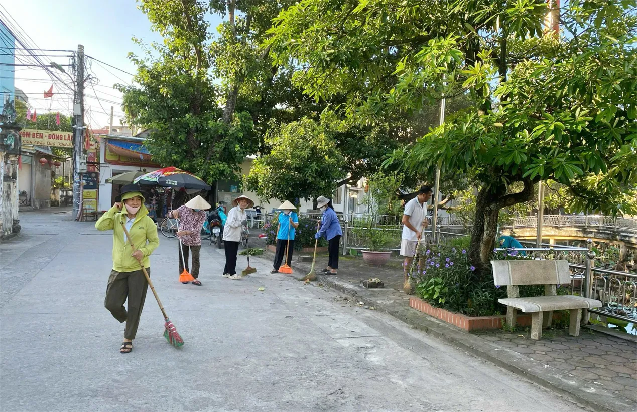 Thi đua xây dựng phường Phú Lương “sáng - xanh - sạch - đẹp”