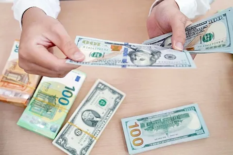 Tỷ giá USD hôm nay 10/10: Thị trường tự do tăng giá liên tiếp