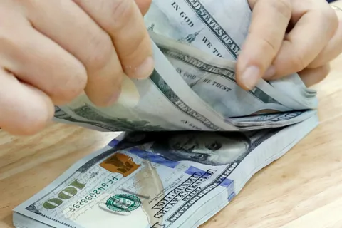 Tỷ giá USD hôm nay 14/10: Thị trường tự do tiếp tục tăng mạnh