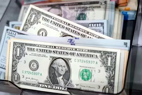 Tỷ giá USD hôm nay 17/10: Thị trường tự do tăng mạnh
