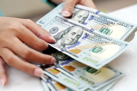 Tỷ giá USD hôm nay 28/10: Thị trường tự do duy trì xu hướng tăng giá