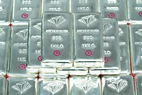 Giá bạc hôm nay 31/1/2026: Bạc Phú Quý, Ancarat giảm rất mạnh, xu hướng đi xuống vẫn tiếp diễn