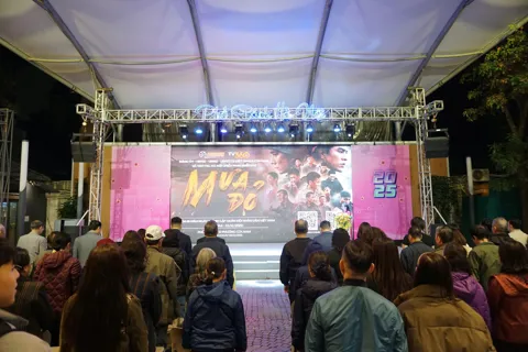 Chiếu miễn phí phim “Mưa đỏ” tại phường Cửa Nam: Giáo dục truyền thống bằng nghệ thuật điện ảnh