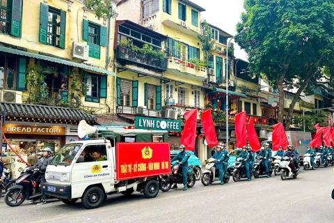 Phường Hoàn Kiếm tuyên truyền lưu động Luật Nghĩa vụ quân sự, Luật Công an nhân dân