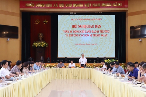 Báo cáo Thành phố để đảm bảo cán bộ, công chức của quận Hoàn Kiếm đều được sắp xếp công việc