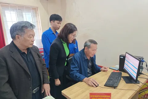 Đảng ủy phường Cửa Nam triển khai dịch vụ công trực tuyến của Đảng tại các chi bộ Tổ dân phố