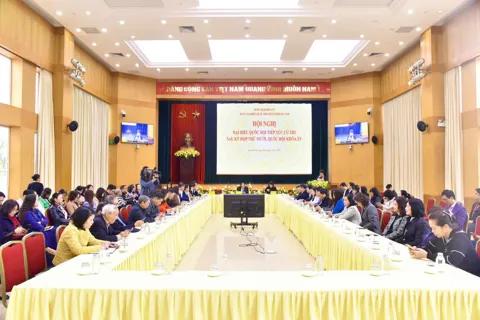 Đại biểu Quốc hội đơn vị bầu cử số 2 TP Hà Nội tiếp xúc cử tri sau Kỳ họp thứ 10