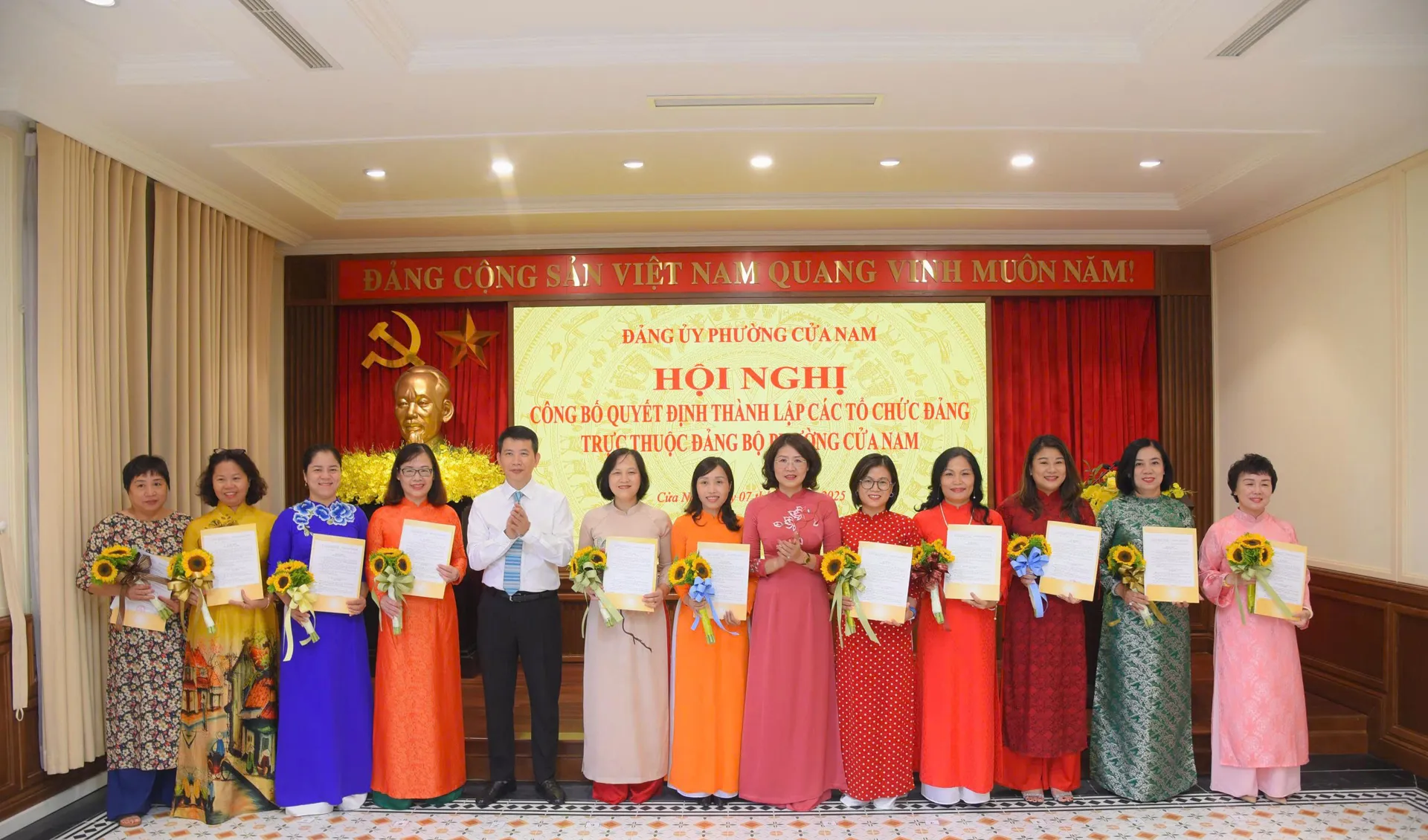 Công bố quyết định thành lập các tổ chức Đảng trực thuộc Đảng bộ phường Cửa Nam