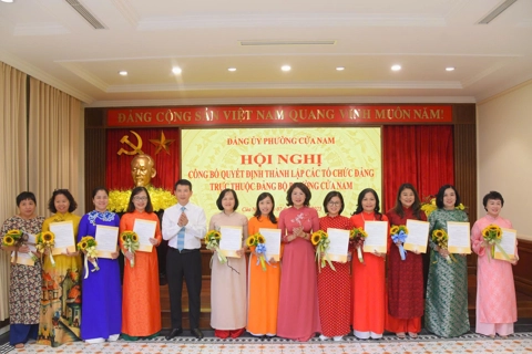 Công bố quyết định thành lập các tổ chức Đảng trực thuộc Đảng bộ phường Cửa Nam