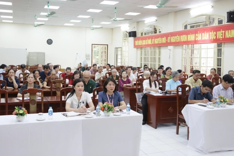 Đảng viên phường Cửa Nam tâm huyết đóng góp ý kiến vào dự thảo văn kiện Đại hội Đảng bộ các cấp