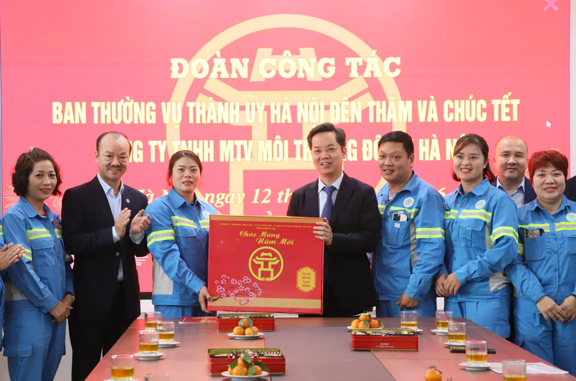 Đoàn công tác TP Hà Nội thăm, chúc Tết và tặng quà Công ty TNHH MTV Môi trường đô thị Hà Nội
