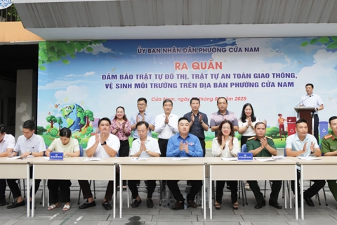 Phường Cửa Nam ra quân đảm bảo trật tự đô thị, vệ sinh môi trường
