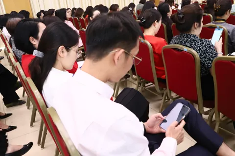 Bồi dưỡng kỹ năng sử dụng AI cho cán bộ, công chức phường Hoàn Kiếm