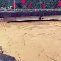 Nhiều địa phương thiệt hại nặng do bão số 10 và mưa lũ
