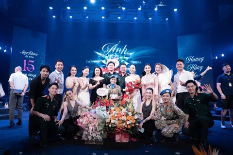 Những người đứng sau thành công của liveshow Bông hoa ánh thép