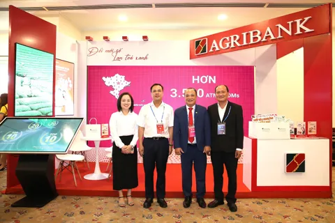 Agribank tiếp tục khẳng định vị thế tiên phong trong kỷ nguyên số tại Diễn đàn Ngân hàng Bán lẻ Việt Nam 2025