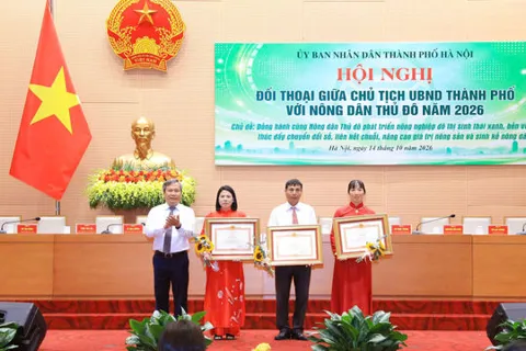 Chủ tịch UBND TP Hà Nội Vũ Đại Thắng đối thoại với nông dân về phát triển nông nghiệp