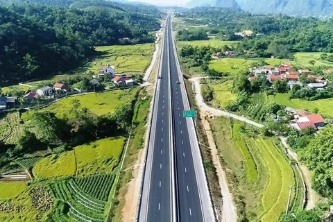 Đẩy nhanh tiến độ, bảo đảm chất lượng 4 dự án cao tốc trọng điểm