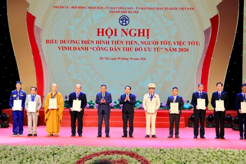 Công dân Thủ đô ưu tú - Bền bỉ hành trình cống hiến