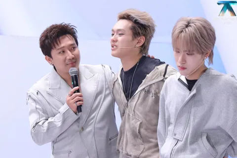 5 anh trai bật khóc chia tay “Anh trai say hi” 2025