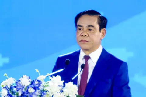 Phê chuẩn kết quả bầu, miễn nhiệm chức vụ Chủ tịch UBND tỉnh Nghệ An