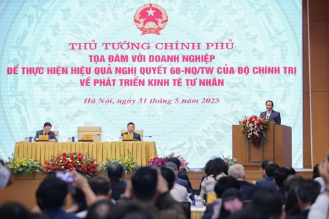 Thủ tướng Chính phủ tọa đàm với doanh nghiệp về phát triển kinh tế tư nhân