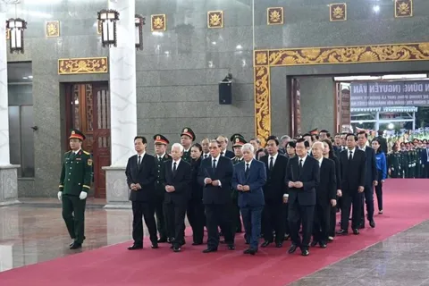 Lãnh đạo Đảng, Nhà nước viếng Đại tướng, Anh hùng Lực lượng vũ trang nhân dân Lê Văn Dũng